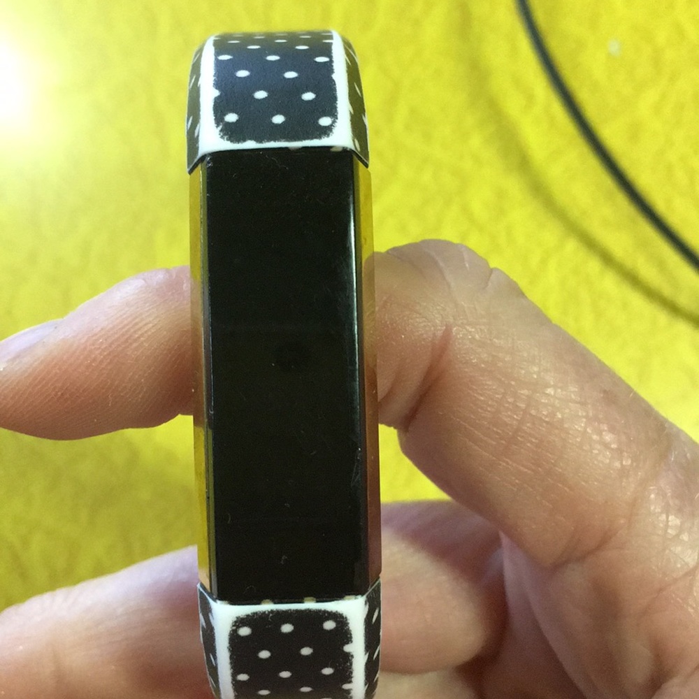 Fitbit Alta - Picture 2 of 3